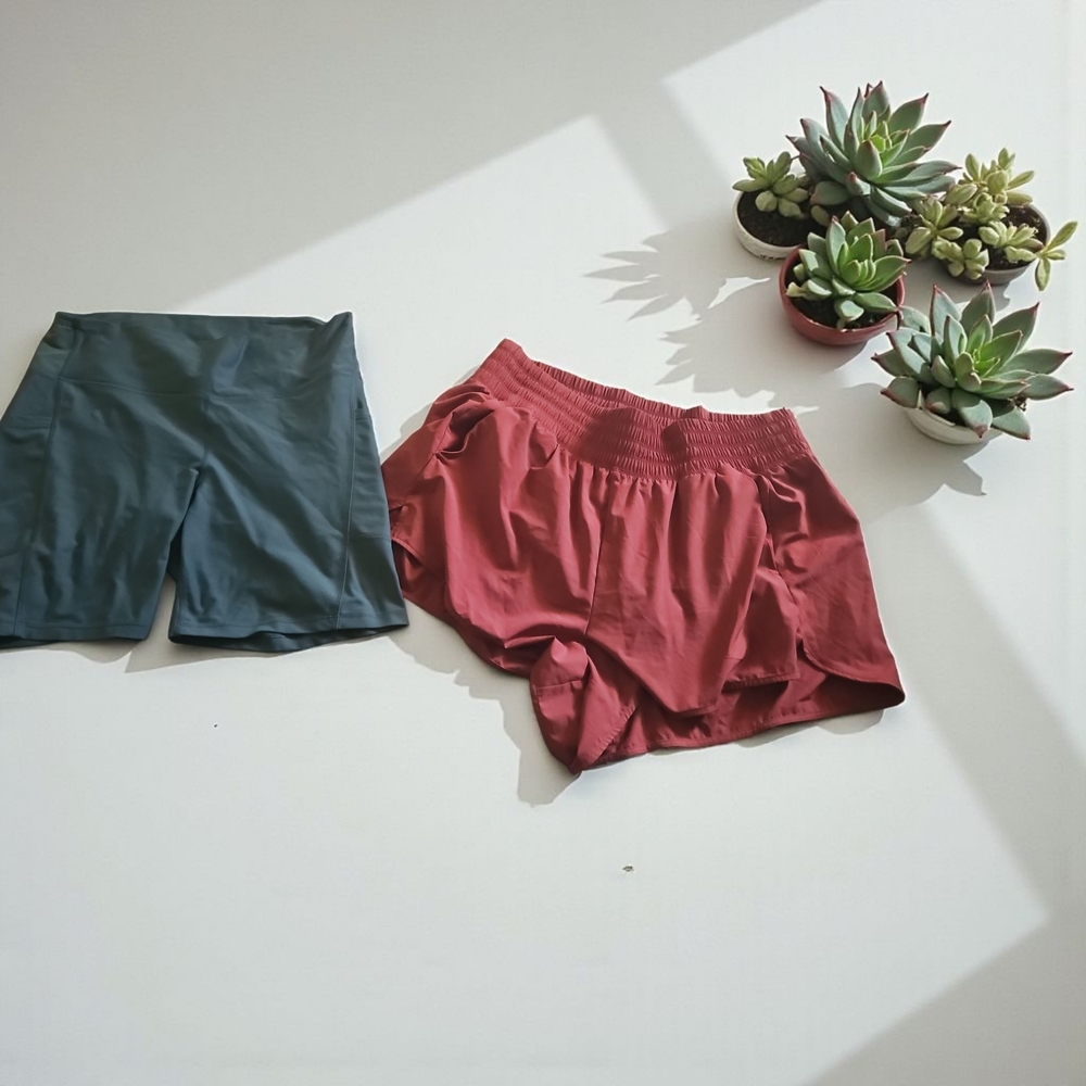 Old Navy Active Quick Dry Shorts in Red
